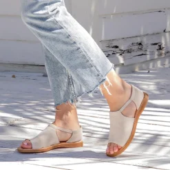 Cheap Born Shoes Cove Modern Jeans